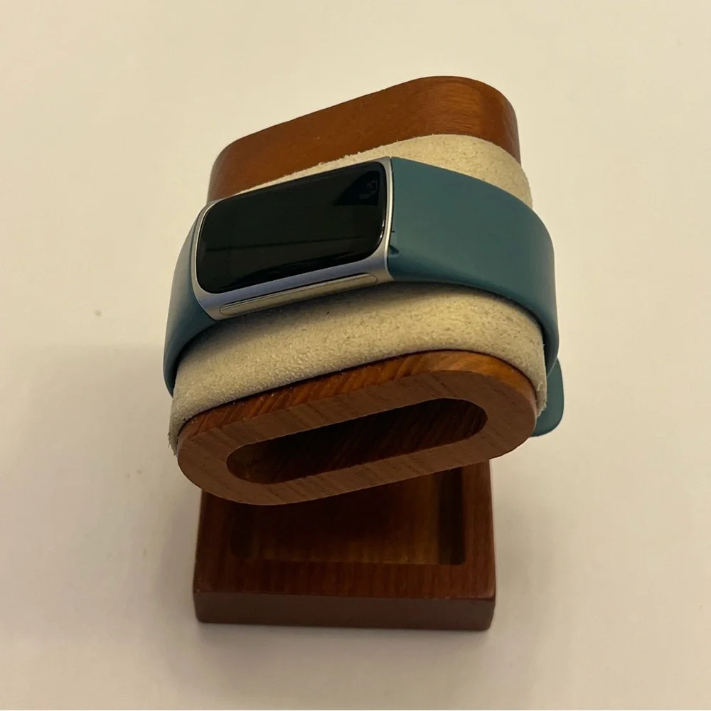 Fitbit charge 5 (tested, Charger included, blue‎ and silver)